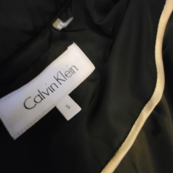 Calvin Klein - Picture 3 of 8